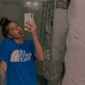 Meet your Posher, Amélia